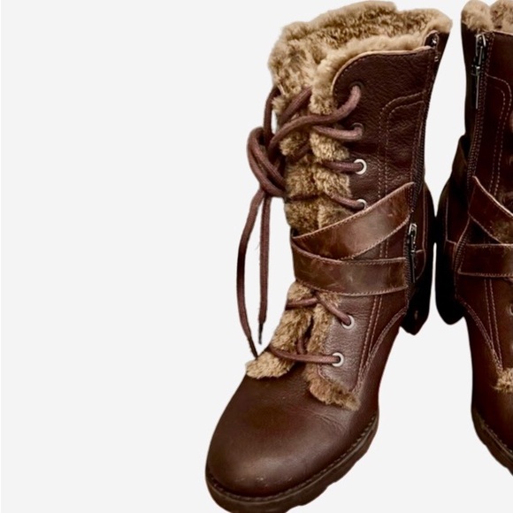 UGG Ingrid: Dark Brown Authentic Leather Boots are Stout and Comfy - Picture 6 of 13